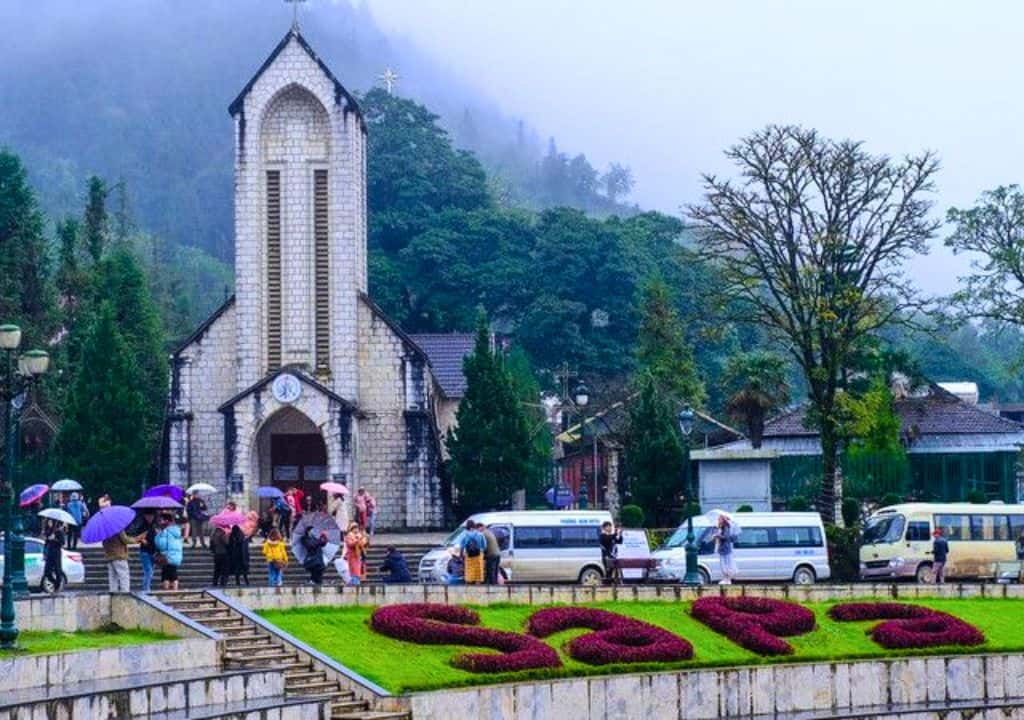 thi-tran-sapa (2)-min